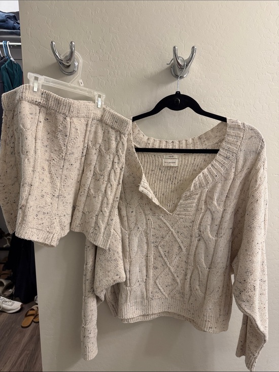 Blu Pepper Sweaters - Blu Pepper Speckled Oatmeal Cable Knit V-Neck Sweater Set